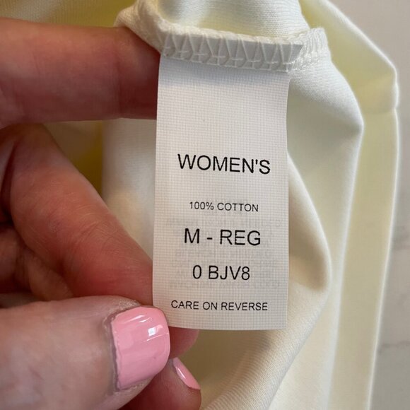 L.L. Bean Casual SS V Neck 100% Cotton Neutral T Shirt Top Cream Sz M NWOT - Picture 9 of 10